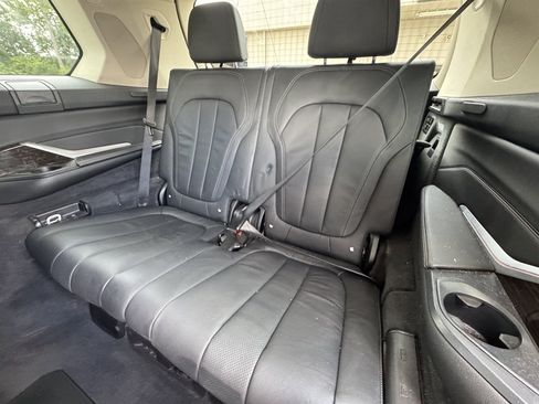 Used 2019 BMW X7 xDrive40i w/ Premium Package AWD/4WD image 13