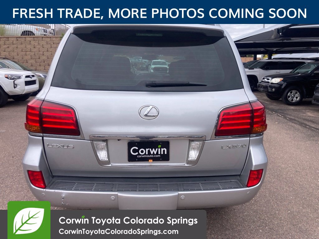 Used 2009 Lexus LX 570 4WD w/ Preferred Accessory Pkg image 7