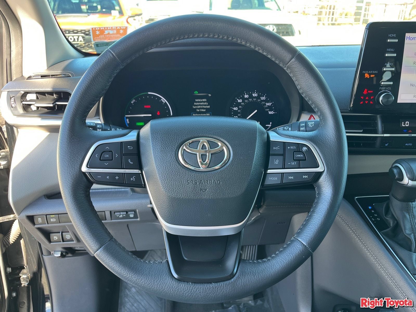 Certified 2024 Toyota Sienna XLE FWD image 22