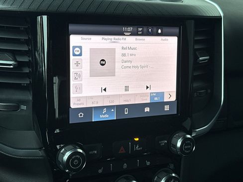 New 2026 RAM 1500 4x4 Crew Cab image 16