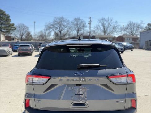 Used 2021 Ford Escape SE w/ SE Sport Appearance Package image 6
