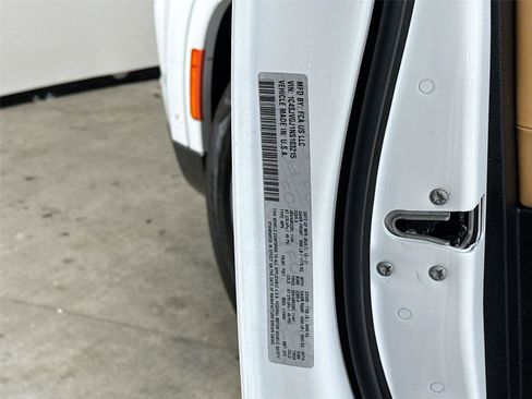 Used 2022 Jeep Grand Wagoneer Series III image 14