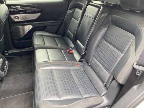 Used 2025 Lincoln Nautilus Reserve AWD/4WD image 31