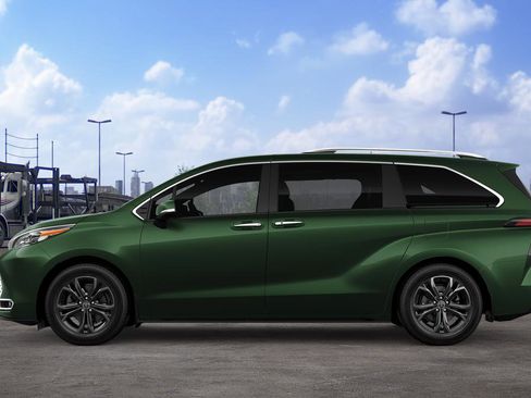 New 2026 Toyota Sienna Platinum image 4