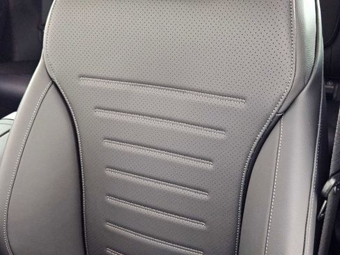 New 2025 Mercedes-Benz GLC 300 4MATIC image 39