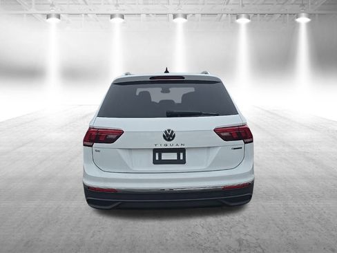Used 2024 Volkswagen Tiguan SE image 9