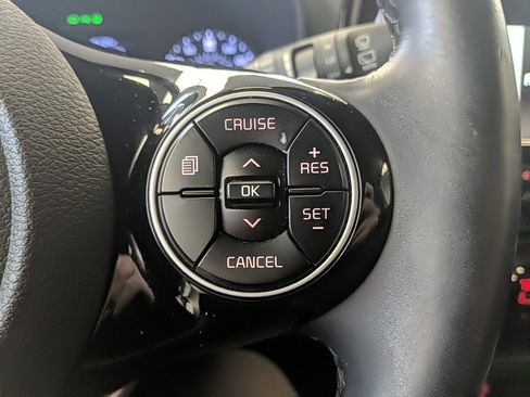 Used 2020 Kia Soul EX image 17