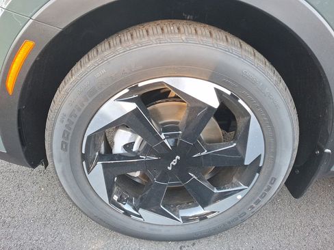 New 2025 Kia Sorento EX image 4