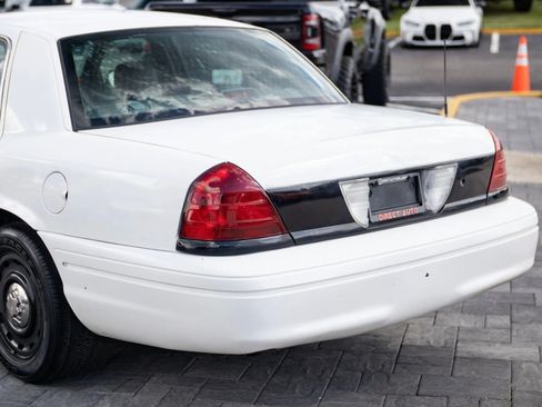 Used 2005 Ford Crown Victoria Police Interceptor RWD image 7