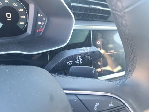 Used 2024 Audi Q3 2.0T Premium image 25