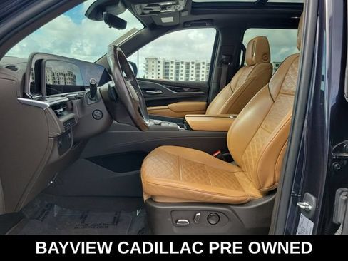 Used 2022 Cadillac Escalade ESV Premium Luxury AWD/4WD image 17