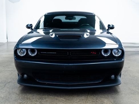 Used 2019 Dodge Challenger R/T w/ Driver Convenience Group image 2