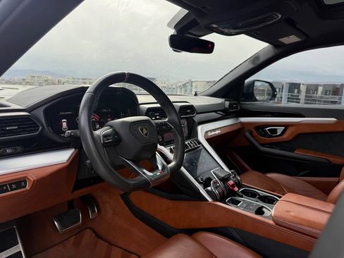 Used 2019 Lamborghini Urus AWD/4WD image 4