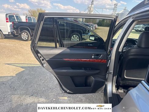 Used 2010 Subaru Outback 2.5i Limited AWD/4WD image 23