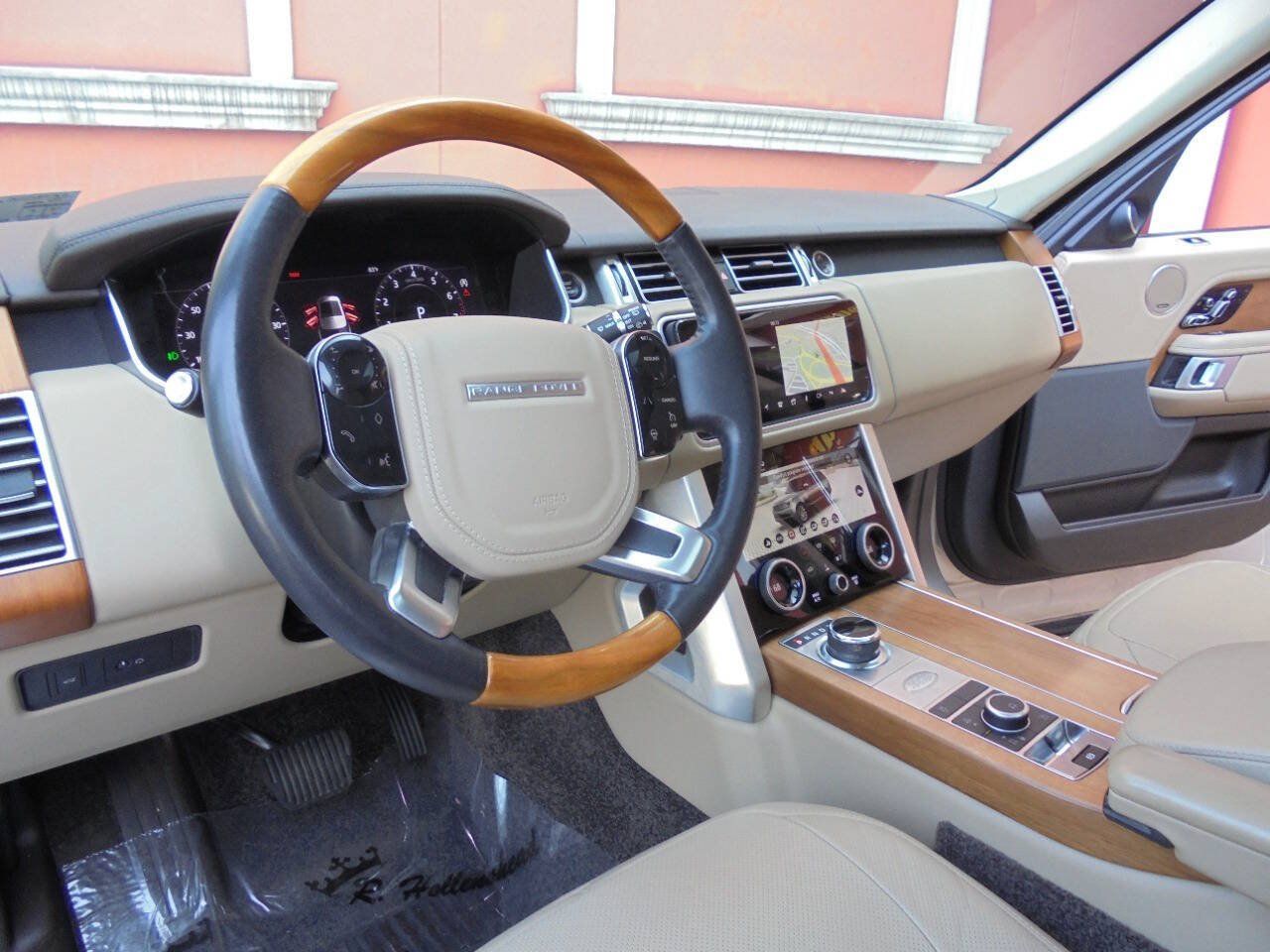 Used 2019 Land Rover Range Rover HSE AWD/4WD image 9