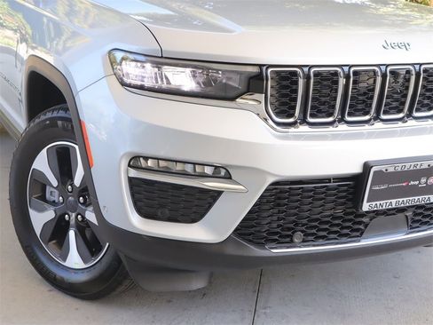 New 2023 Jeep Grand Cherokee Overland w/ Rear Seat Video Group I image 2