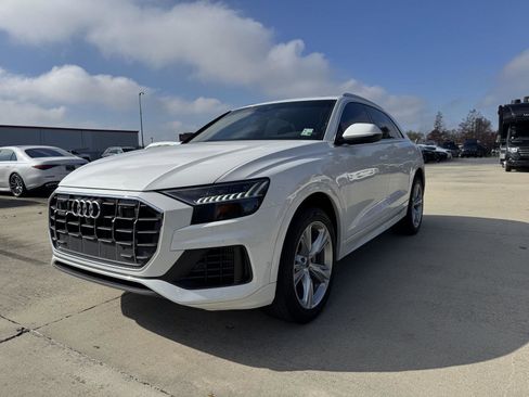 Used 2023 Audi Q8 Premium w/ Convenience Package image 3