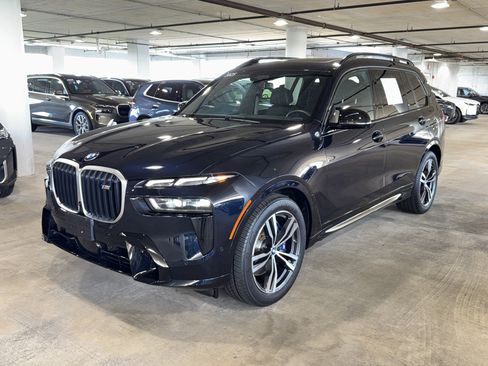 Used 2025 BMW X7 M60i AWD/4WD image 4