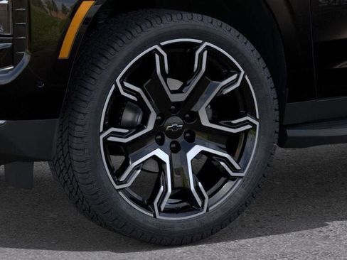 New 2026 Chevrolet Suburban RST image 9
