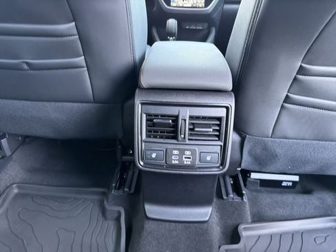Used 2026 Subaru Forester Touring AWD/4WD image 21