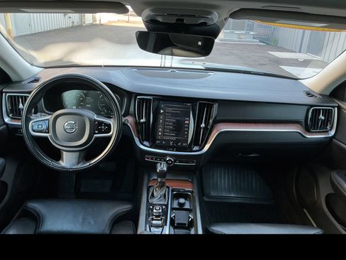 Used 2020 Volvo V60 T5 Cross Country w/ Protection Package Premier AWD/4WD image 12