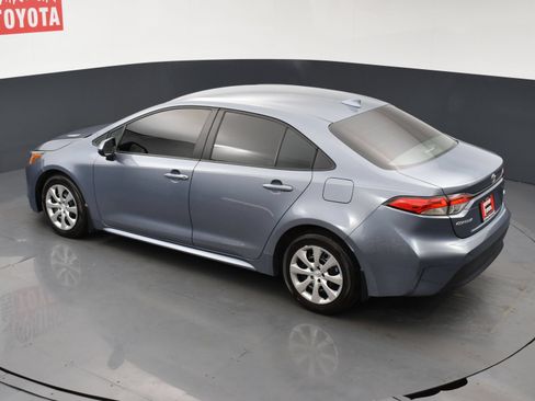 Used 2025 Toyota Corolla LE FWD image 18