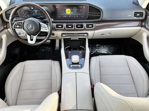 Used 2023 Mercedes-Benz GLS 580 4MATIC image 9