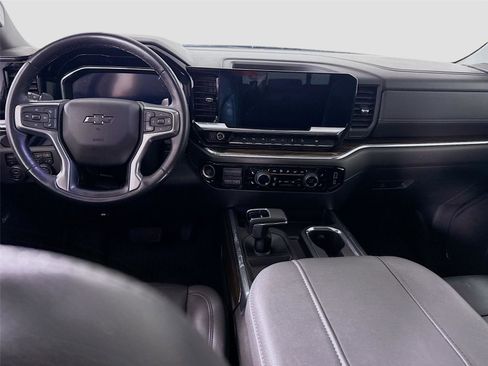 Used 2023 Chevrolet Silverado 1500 RST image 2