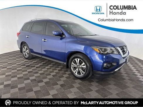 Used 2017 Nissan Pathfinder SL FWD image 1
