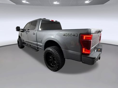 Used 2022 Ford F250 Lariat w/ Black Appearance Package AWD/4WD image 3