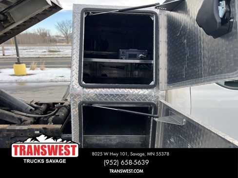 Used 2019 Ford F550 4x4 SuperCab Super Duty image 5