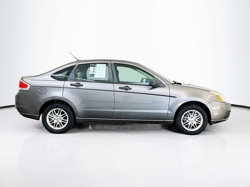 Used 2009 Ford Focus SE FWD image 10