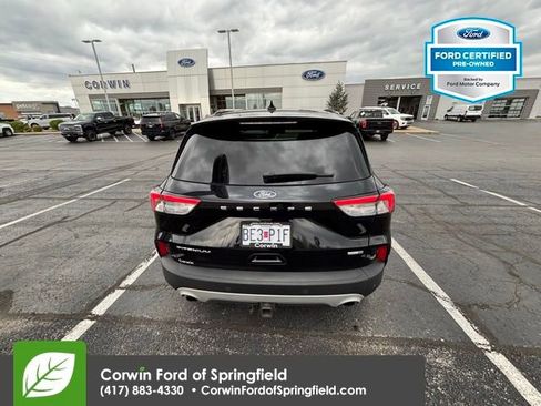 Used 2020 Ford Escape Titanium image 7