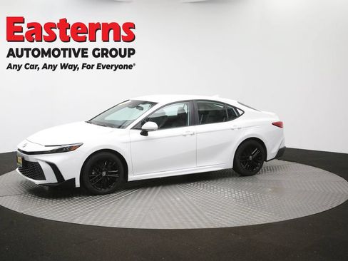 Used 2025 Toyota Camry SE FWD image 56