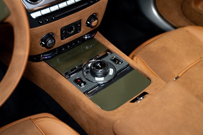 Used 2021 Rolls-Royce Dawn RWD image 16