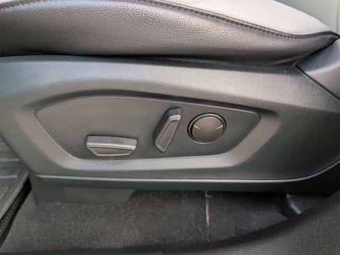 Used 2021 Ford Explorer XLT w/ Equipment Group 202A image 16