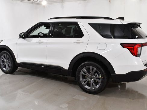 New 2026 Ford Explorer Active w/ Active Comfort Package image 15