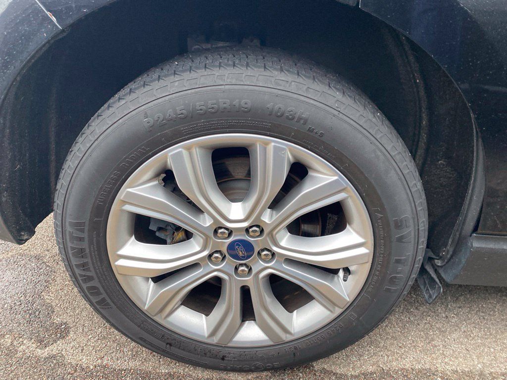 Used 2022 Ford Edge Titanium w/ Equipment Group 301A AWD/4WD image 8