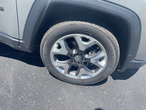 Used 2019 Jeep Compass Limited AWD/4WD image 9