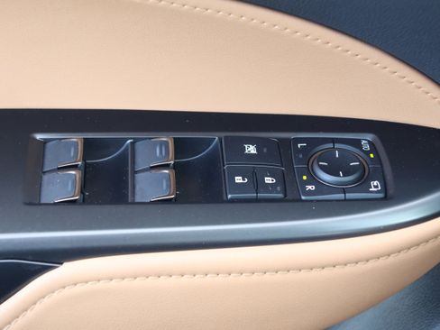Used 2025 Lexus NX 250 FWD w/ Premium Package image 14