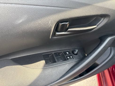 Used 2025 Toyota Corolla LE FWD image 13