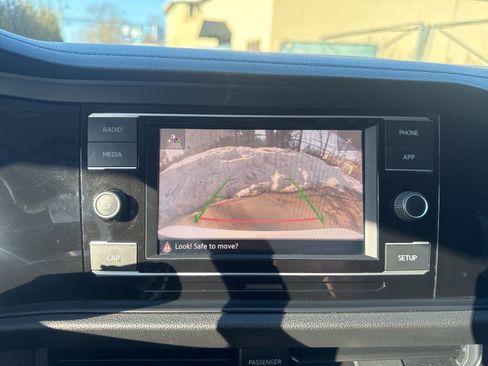 Used 2019 Volkswagen Jetta SE w/ Cold Weather Package image 6