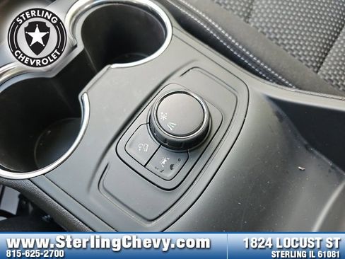 Used 2024 GMC Terrain SLE image 15