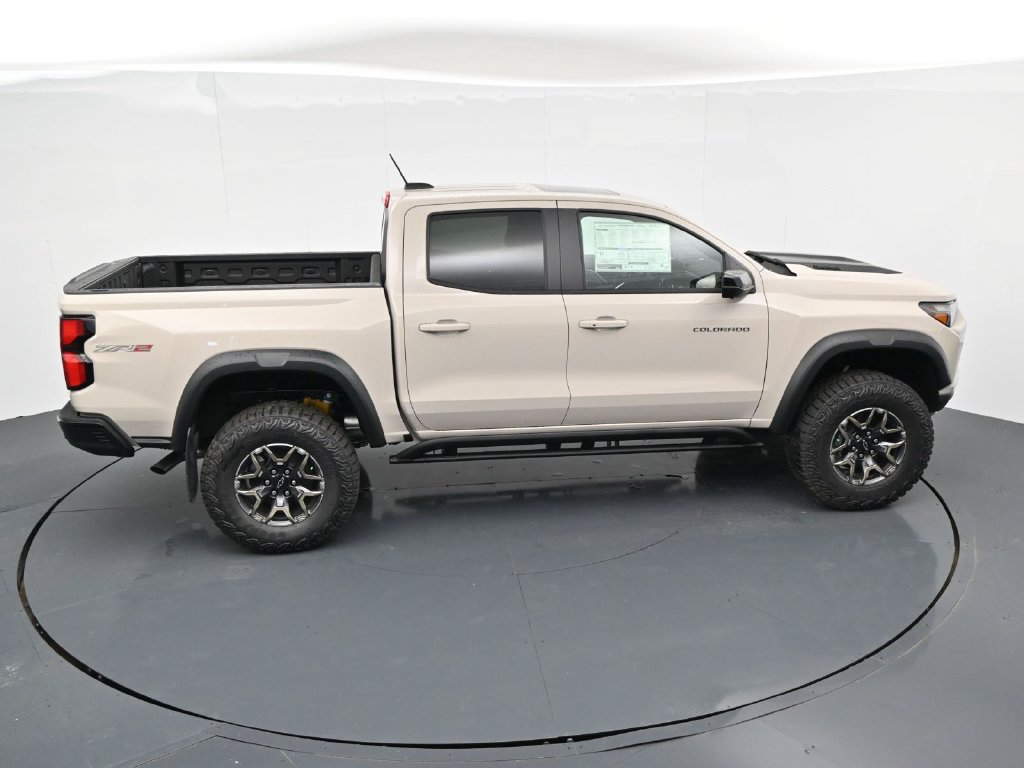 New 2026 Chevrolet Colorado ZR2 w/ Technology Package AWD/4WD image 25