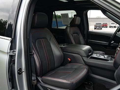 Used 2023 Ford Expedition Limited AWD/4WD image 24