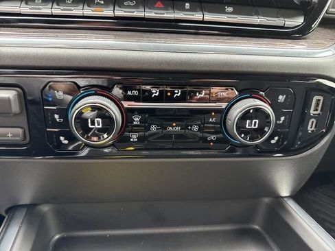 Used 2025 Chevrolet Silverado 2500 LTZ w/ LTZ Plus Package image 62