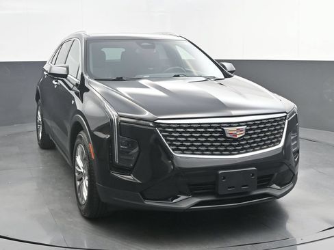 Used 2024 Cadillac XT4 Premium Luxury FWD image 1