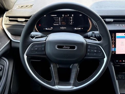 New 2026 Jeep Grand Cherokee Limited AWD/4WD image 39