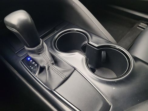 Used 2020 Toyota Camry SE image 26