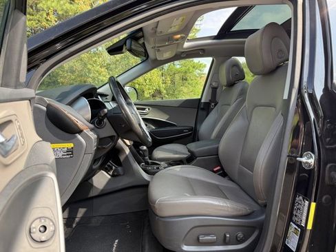 Used 2018 Hyundai Santa Fe Limited image 11